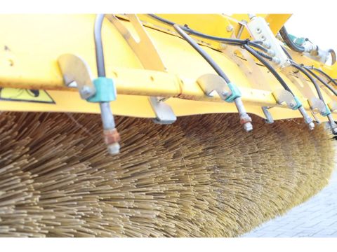 STARK
RSW 3000 S | SWEEPER | BRUSH | KEHRMASCHINE | WATER SPRAY | Hulleman Trucks [15]