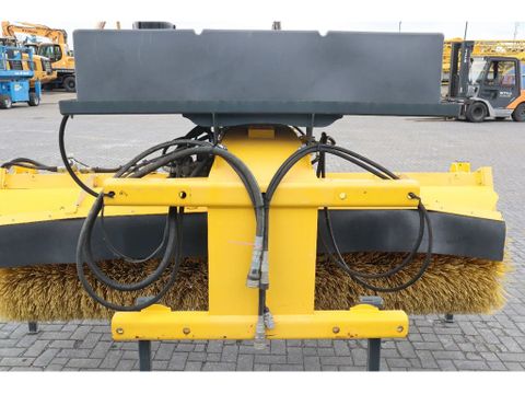 STARK
RSW 3000 S | SWEEPER | BRUSH | KEHRMASCHINE | WATER SPRAY | Hulleman Trucks [8]
