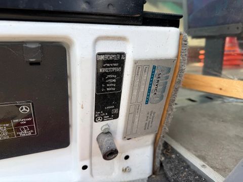 Mercedes-Benz 208D L2H2 DOWNGEAR | Van Nierop BV [5]