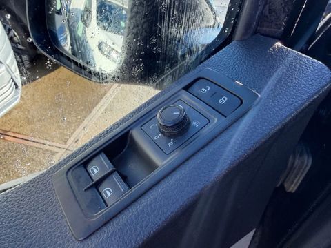 Volkswagen 2.0TDI 140pk L1H1 DSG Automaat Airco Navi Cruisecontrol Trekhaak MARGE | Van Nierop BV [16]