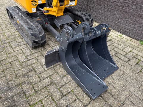 XCMG XE20E PRO NIEUW Airco Snelwissel 3 Bakken Extra Functie KUBOTA MOTOR vier keer op voorraad | Van Nierop BV [11]