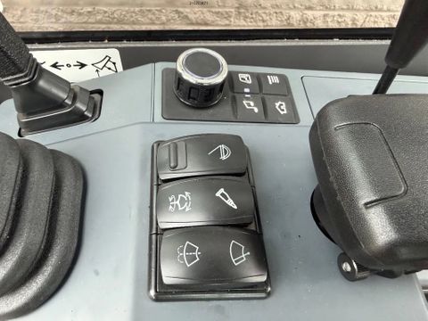 XCMG XE20E PRO NIEUW Airco Snelwissel 3 Bakken Extra Functie KUBOTA MOTOR vier keer op voorraad | Van Nierop BV [23]