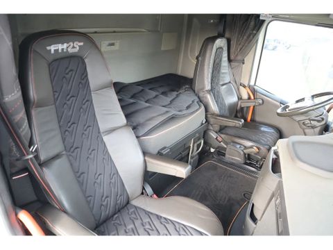 Volvo
| 8X2*6 | 3X STEERING | RETARDER | JOAB HOOK | DUAL CLUTCH | EURO 6 | Hulleman Trucks [19]