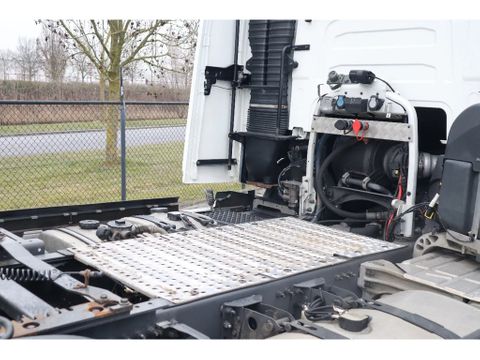 Volvo
| 6X2 | RETARDER | HYDRAULICS | I-SAVE | EURO 6 | Hulleman Trucks [11]