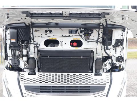 Volvo
| 6X2 | RETARDER | HYDRAULICS | I-SAVE | EURO 6 | Hulleman Trucks [12]