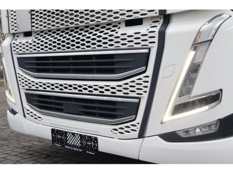 Volvo
| 6X2 | RETARDER | HYDRAULICS | I-SAVE | EURO 6 | Hulleman Trucks [13]