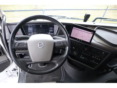 Volvo
| 6X2 | RETARDER | HYDRAULICS | I-SAVE | EURO 6 | Hulleman Trucks [16]