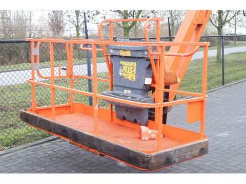 JLG
1350 SJP ULTRABOOM | 43.3 METER | 1 OWNER | Hulleman Trucks [10]