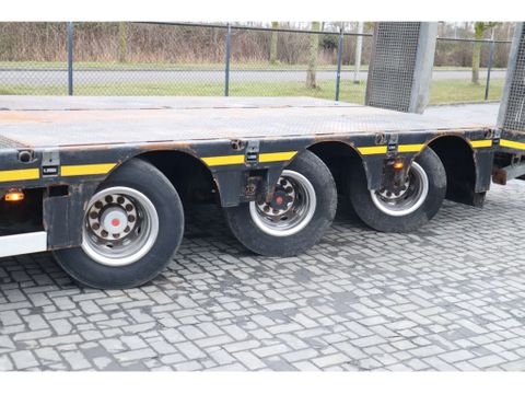 Max Trailer
MAX 100 | 3-AXLE STEERING | LIFT DECK | SLIDING RAMPS | REMOTE | Hulleman Trucks [13]