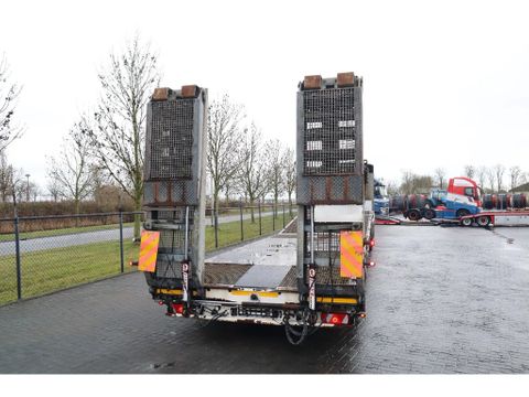 Max Trailer
MAX 100 | 3-AXLE STEERING | LIFT DECK | SLIDING RAMPS | REMOTE | Hulleman Trucks [14]