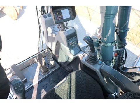 Fuchs
MHL 320 | PEEL GRAB | UMSCHLAG | GOOD TIRES | Hulleman Trucks [18]