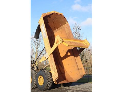 Caterpillar
730 04A | TAILGATE | LOW HOURS | Hulleman Trucks [7]