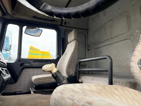 MAN DFS 6x4 TRACTOR UNIT (EURO 2 / MANUAL GEARBOX / REDUCTION AXLES / HYDRAULIC KIT / SLIDING FIFTH WHEEL / AIRCONDITIONING) | Engel Trucks B.V. [11]