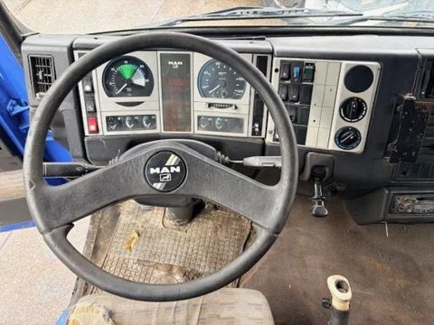 MAN DFS 6x4 TRACTOR UNIT (EURO 2 / MANUAL GEARBOX / REDUCTION AXLES / HYDRAULIC KIT / SLIDING FIFTH WHEEL / AIRCONDITIONING) | Engel Trucks B.V. [9]