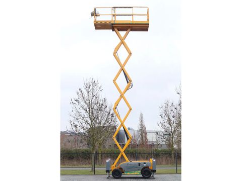 Haulotte
COMPACT 12DX | 12 METER | 450 KG | OUTRIGGERS | Hulleman Trucks [7]