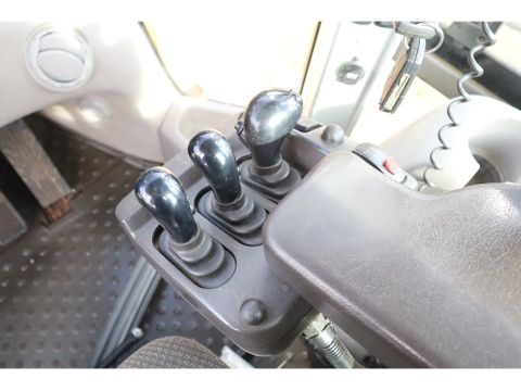 Volvo
L350F | L 350 F | QUICK COUPLER | MICHELIN L5 | BSS | CDC | Hulleman Trucks [19]