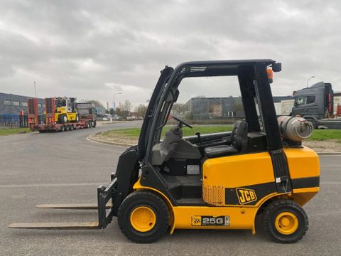 JCB TLT25G | Brabant AG Industrie [3]