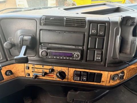 Volvo GLOBETROTTER ROYAL CLASS 4X2 ORIGINAL DUTCH COLLECTORS ITEM (MANUAL GEARBOX / EURO 3 / HYDRAULIC SET / VEB-ENGINE BRAKE / ETC.) | Engel Trucks B.V. [11]