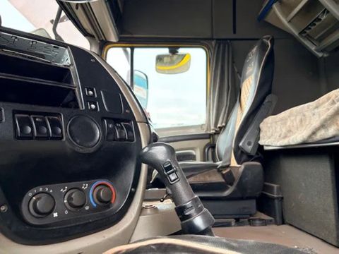 DAF SPACECAB (EURO 5 / ZF16 MANUAL GEARBOX / ADR-VLG / MX-BRAKE / 870 LITER TANK / AIRCONDITIONING) | Engel Trucks B.V. [9]