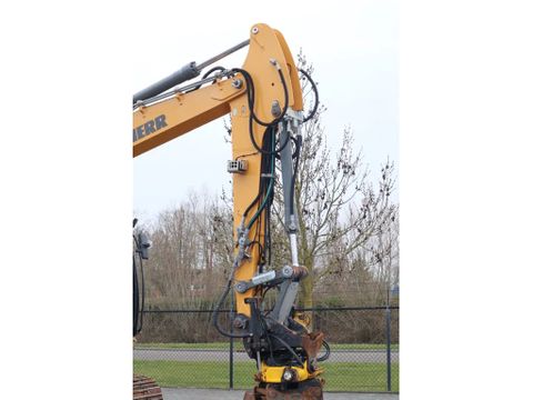 Liebherr
R914 COMPACT STD | ROTOTILT | 2X BUCKET | DOZERBLADE | Hulleman Trucks & Machinery B.V. [14]