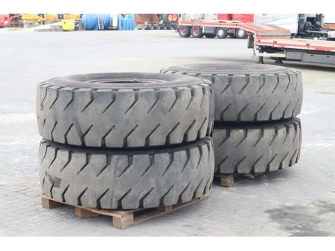 Marangoni
18.00-25 MKS | LIEBHERR 944 | TIRES + RIMS | Hulleman Trucks & Machinery B.V. [9]