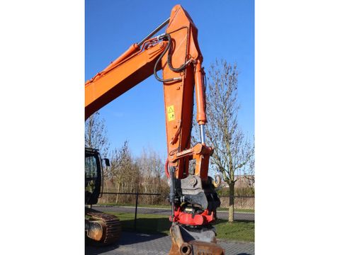 Hitachi
ZX300 LC-7 | ROTOTILT | BUCKET | Hulleman Trucks & Machinery B.V. [11]