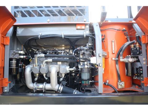 Hitachi
ZX300 LC-7 | ROTOTILT | BUCKET | Hulleman Trucks & Machinery B.V. [12]