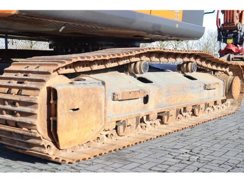 Hitachi
ZX300 LC-7 | ROTOTILT | BUCKET | Hulleman Trucks & Machinery B.V. [14]