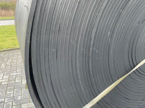 Onbekend
CONVEYOR BELT | TRANSPORTBAND | RUBBER ROLL | 125X1.2 M | Hulleman Trucks & Machinery B.V. [5]
