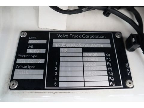 Volvo
| 6X2*4 RETARDER EFFER 215-6 DEMOUNTABLE CRANE | Hulleman Trucks & Machinery B.V. [10]