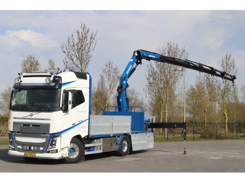 Volvo
| 6X2*4 RETARDER EFFER 215-6 DEMOUNTABLE CRANE | Hulleman Trucks & Machinery B.V. [2]