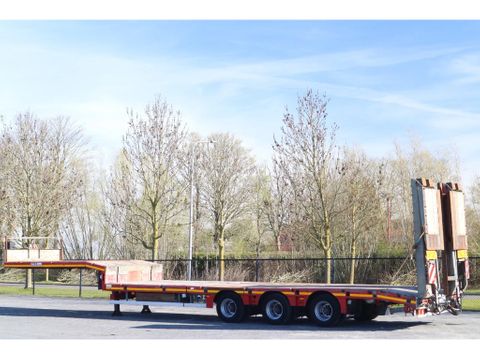 Max Trailer
MAX 100 | 3-AXLE | LIFT DECK | SLIDING RAMPS | Hulleman Trucks & Machinery B.V. [10]