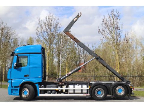 Mercedes-Benz
6X2 | RETARDER | HYVA HOOK | EURO 6 | Hulleman Trucks & Machinery B.V. [9]