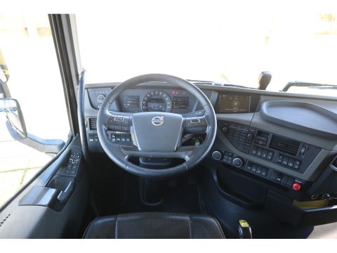 Volvo
| 8X4 | TANDEM LIFT | RETARDER | EURO 6 | Hulleman Trucks & Machinery B.V. [18]