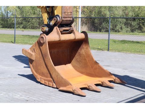 Caterpillar
330FL | 330 FL | BUCKET | QUICK COUPLER | Hulleman Trucks & Machinery B.V. [9]