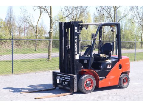 Hangcha
CPCD25 | TRIPLEX | 2.5 TON | SIDESHIFT | POSITIONERS | Hulleman Trucks & Machinery B.V. [2]
