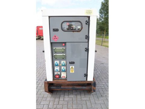 SDMO
R90C3 | 90 KVA | 400 V | Hulleman Trucks & Machinery B.V. [8]