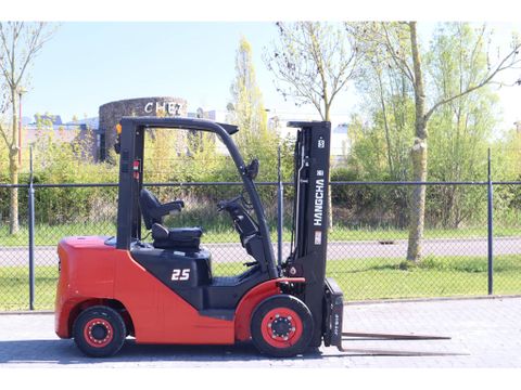 Hangcha
CPCD25 | TRIPLEX | 2.5 TON | SIDESHIFT | POSITIONERS | Hulleman Trucks & Machinery B.V. [4]