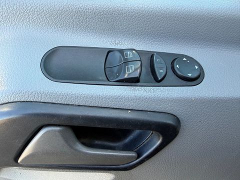 Volkswagen 2.0TDI Bakwagen Airco Cruisecontrol Trekhaak 1000KG-Laadklep Zijdeur | Van Nierop BV [14]