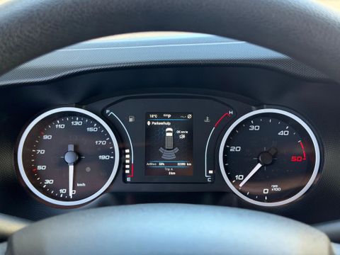 Iveco Dubbelcabine Openlaadbak Automaat Airco Cruisecontrol Trekhaak | Van Nierop BV [14]