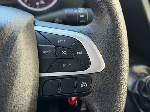 Iveco Dubbelcabine Openlaadbak Automaat Airco Cruisecontrol Trekhaak | Van Nierop BV [16]