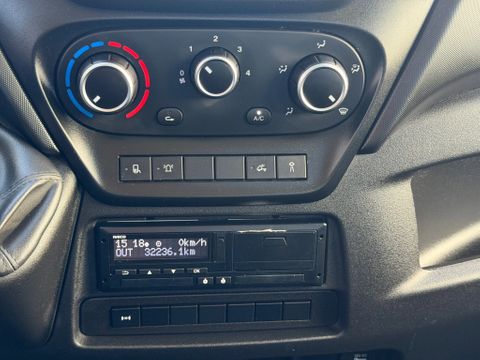 Iveco Dubbelcabine Openlaadbak Automaat Airco Cruisecontrol Trekhaak | Van Nierop BV [18]