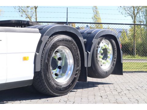 Volvo
| 6X2 | ADR | RETARDER | PTO / HYDR | EURO 6 | Hulleman Trucks & Machinery B.V. [10]