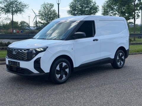 Ford Trend Elektrisch 44KWH 300KM Reikwijdte Apple CP Airco Cruise control Camera | Van Nierop BV [2]