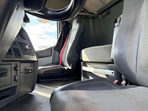 Renault HIGH (EURO 6 / I-SHIFT / RETARDER / 2x DIESELTANK / PARKING AIRCONDITIONING / AIRCONDITIONING / ETC.) | Engel Trucks B.V. [10]