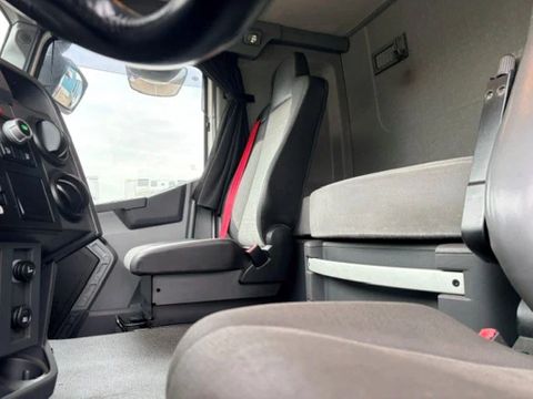 Renault PROTECT SLEEPERCAB (EURO 6 / I-SHIFT / 8.000 KG. FRONT AXLE / ADR/VLG / AIRCONDITIONING / ETC.) | Engel Trucks B.V. [9]