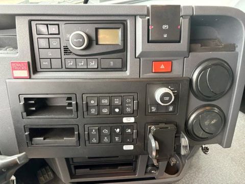 Renault PROTECT SLEEPERCAB (EURO 6 / I-SHIFT / 8.000 KG. FRONT AXLE / ADR/VLG / AIRCONDITIONING / ETC.) | Engel Trucks B.V. [9]