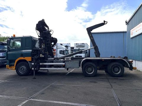 Ginaf 6X4 WITH LOGLIFT F105Z 27A & LEEBUR HOOK-ARM SYSTEM (EURO 3 / ZF16 MANUAL GEARBOX / REDUCTION AXLES) | Engel Trucks B.V. [7]