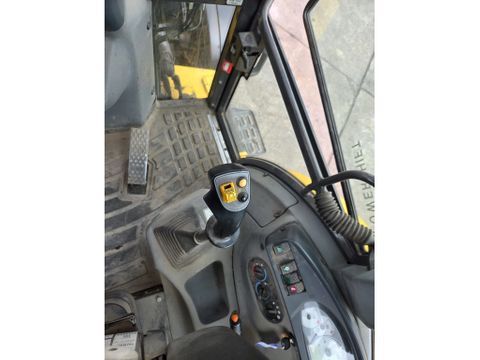 New Holland b110b | Van Nierop BV [13]