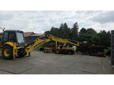 New Holland b110b | Van Nierop BV [5]